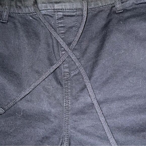 Torrid black stretchy comfy cuffed shorts!! - Picture 4 of 9